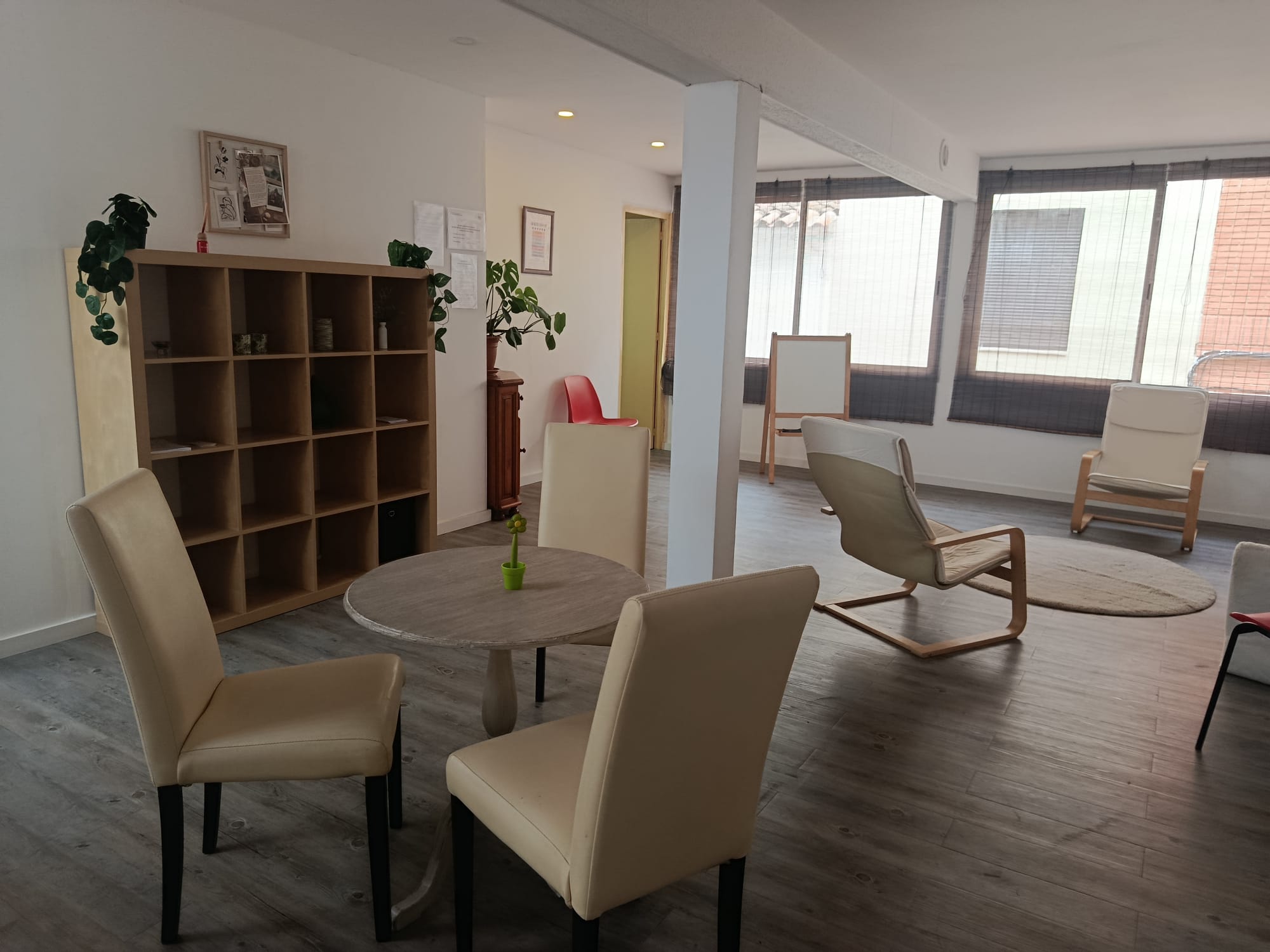 Interior de la consulta de psicologia